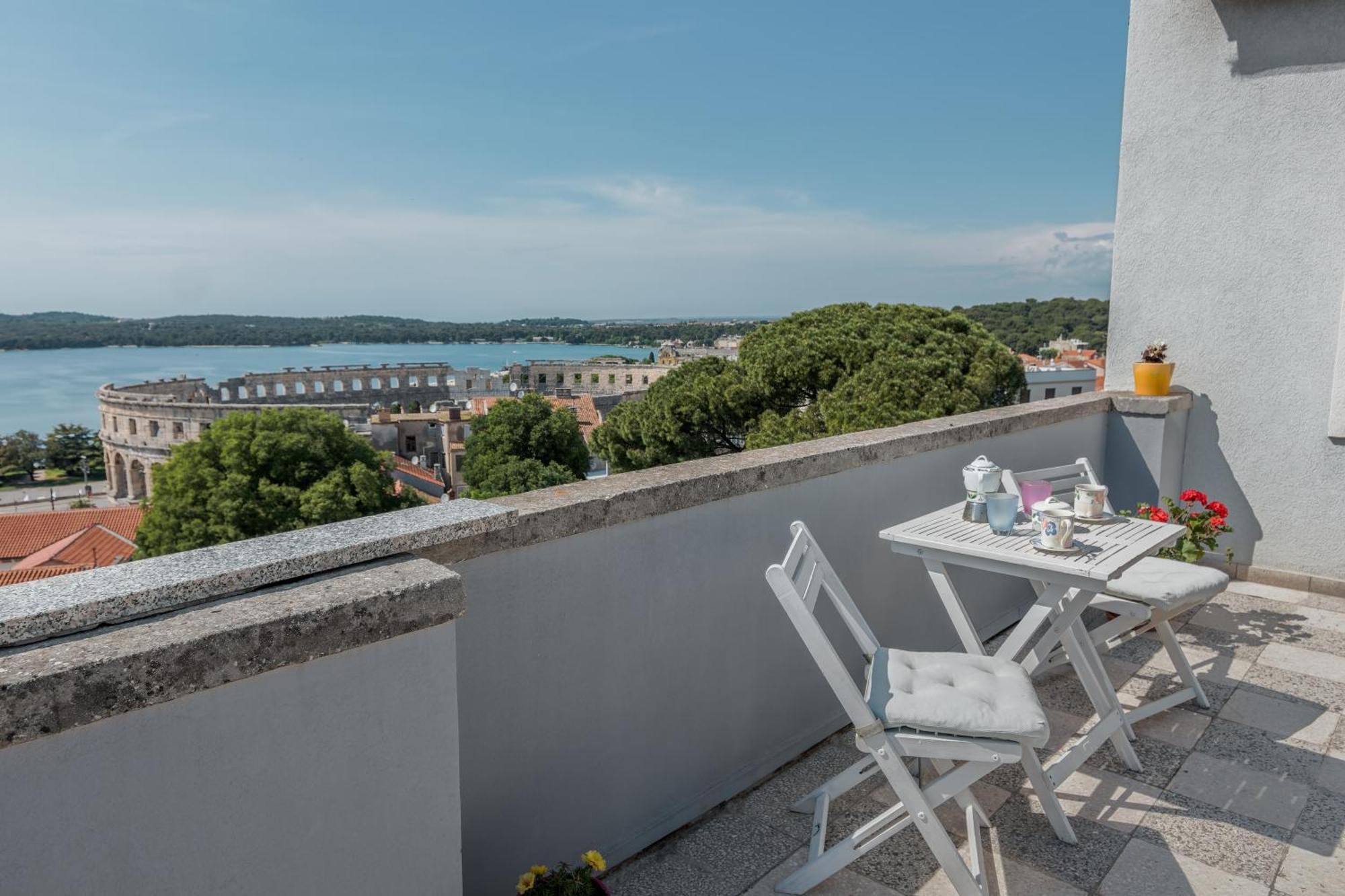 Apartment Seagull Pula Exterior foto